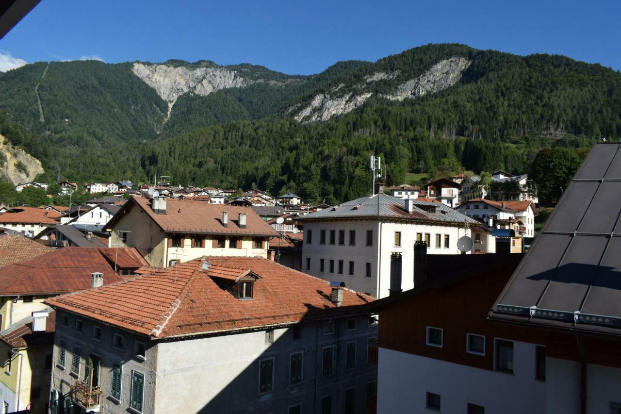 Lozzo Di Cadore - Dolomiti - Piazza IV Novembre Lozzo Cadore エクステリア 写真
