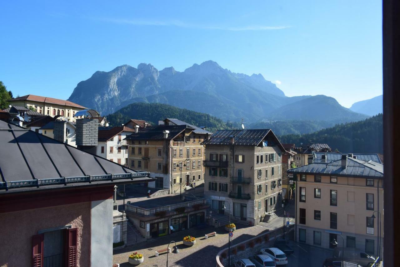 Lozzo Di Cadore - Dolomiti - Piazza IV Novembre Lozzo Cadore エクステリア 写真