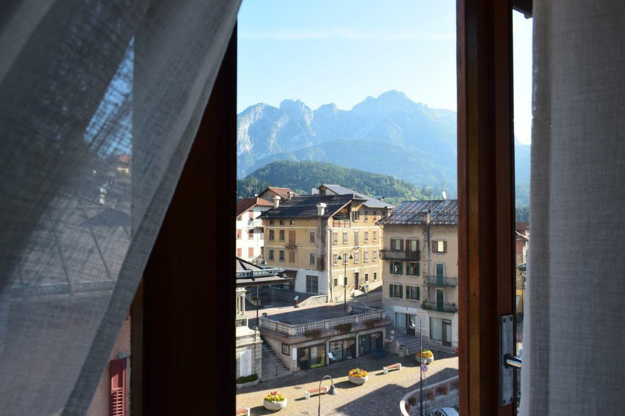 Lozzo Di Cadore - Dolomiti - Piazza IV Novembre Lozzo Cadore エクステリア 写真